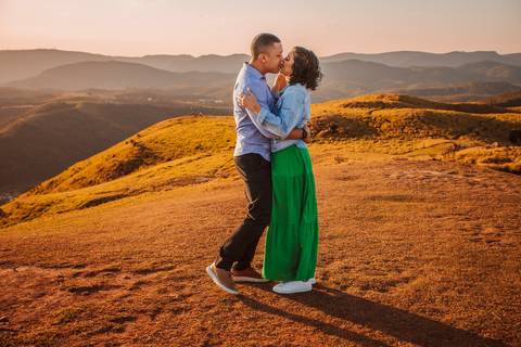 As melhores ideias e inspirações criativas de fotos para ensaio pré wedding no Morro do Capuava - SP'