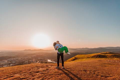As melhores ideias e inspirações criativas de fotos para ensaio pré wedding no Morro do Capuava - SP'