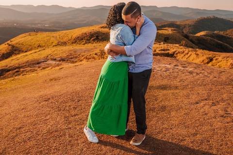 As melhores ideias e inspirações criativas de fotos para ensaio pré wedding no Morro do Capuava - SP'