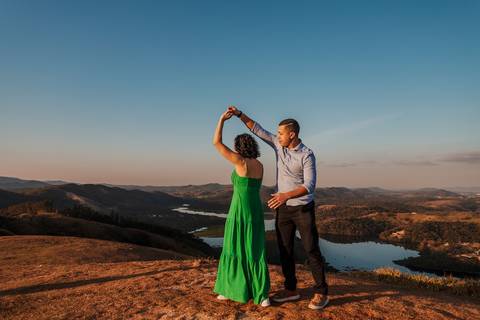 As melhores ideias e inspirações criativas de fotos para ensaio pré wedding no Morro do Capuava - SP'