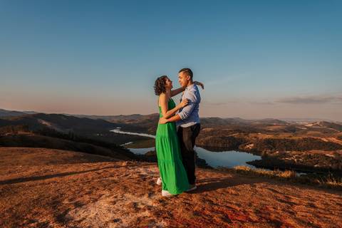 As melhores ideias e inspirações criativas de fotos para ensaio pré wedding no Morro do Capuava - SP'