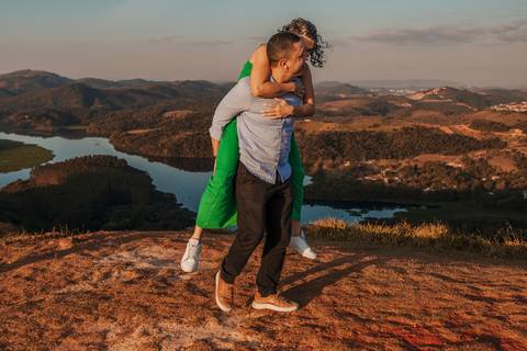 As melhores ideias e inspirações criativas de fotos para ensaio pré wedding no Morro do Capuava - SP'