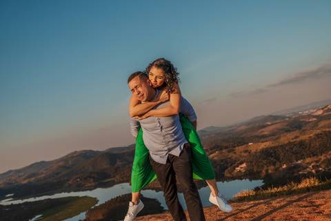 As melhores ideias e inspirações criativas de fotos para ensaio pré wedding no Morro do Capuava - SP'