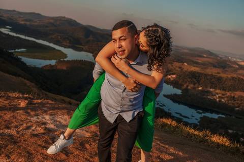 As melhores ideias e inspirações criativas de fotos para ensaio pré wedding no Morro do Capuava - SP'