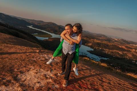 As melhores ideias e inspirações criativas de fotos para ensaio pré wedding no Morro do Capuava - SP'