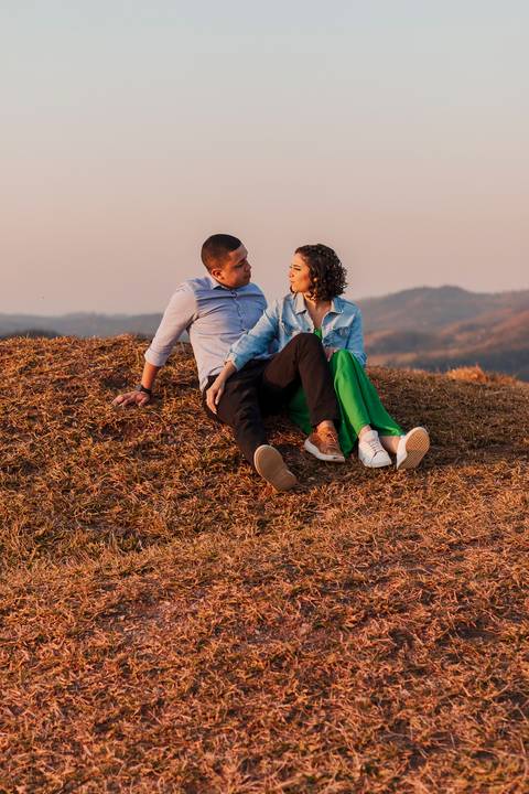 As melhores ideias e inspirações criativas de fotos para ensaio pré wedding no Morro do Capuava - SP'