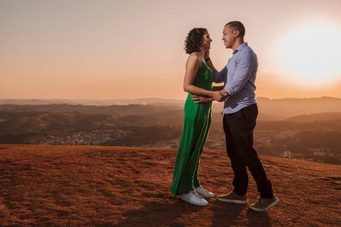 As melhores ideias e inspirações criativas de fotos para ensaio pré wedding no Morro do Capuava - SP'