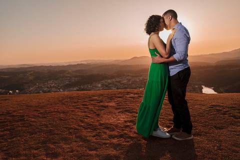 As melhores ideias e inspirações criativas de fotos para ensaio pré wedding no Morro do Capuava - SP'