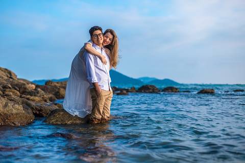 As melhores ideias e inspirações criativas de fotos para ensaio pré wedding na Praia de São Pedro - Guarujá - Litoral SP'