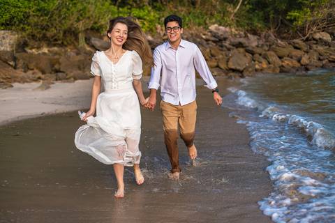 As melhores ideias e inspirações criativas de fotos para ensaio pré wedding na Praia de São Pedro - Guarujá - Litoral SP'