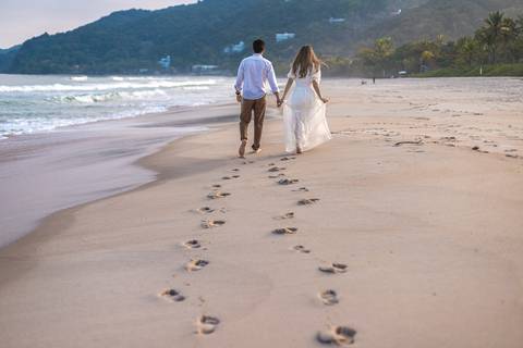 As melhores ideias e inspirações criativas de fotos para ensaio pré wedding na Praia de São Pedro - Guarujá - Litoral SP'
