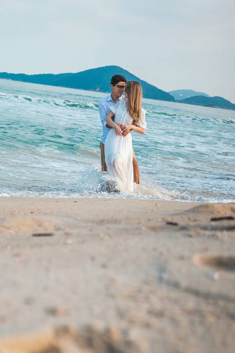 As melhores ideias e inspirações criativas de fotos para ensaio pré wedding na Praia de São Pedro - Guarujá - Litoral SP'