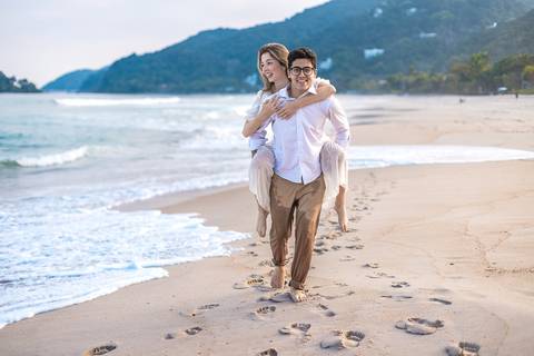 As melhores ideias e inspirações criativas de fotos para ensaio pré wedding na Praia de São Pedro - Guarujá - Litoral SP'