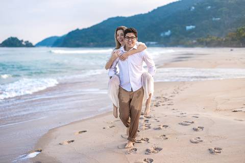 As melhores ideias e inspirações criativas de fotos para ensaio pré wedding na Praia de São Pedro - Guarujá - Litoral SP'