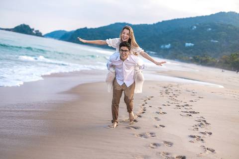 As melhores ideias e inspirações criativas de fotos para ensaio pré wedding na Praia de São Pedro - Guarujá - Litoral SP'