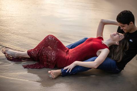 As melhores ideias e inspirações criativas de fotos para ensaio pré wedding na Praia de São Pedro - Guarujá - Litoral SP'