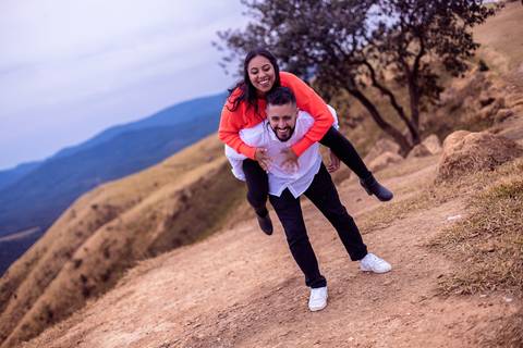 As melhores ideias e inspirações criativas de fotos para ensaio pré wedding no Morro do Capuava  - SP'