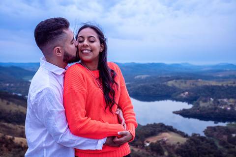 As melhores ideias e inspirações criativas de fotos para ensaio pré wedding no Morro do Capuava  - SP'