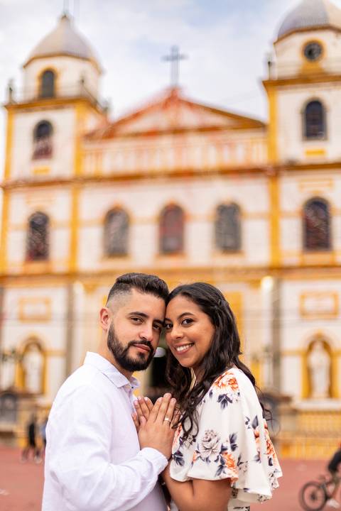 As melhores ideias e inspirações criativas de fotos para ensaio pré wedding na cidade de Pirapora do Bom Jesus - SP'