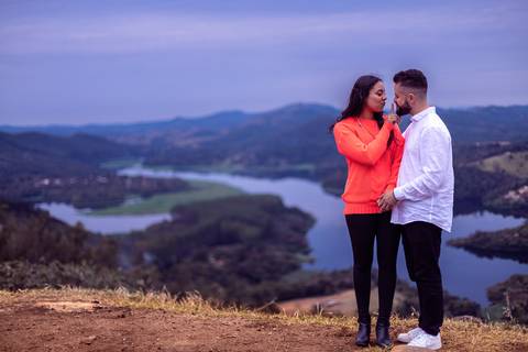 As melhores ideias e inspirações criativas de fotos para ensaio pré wedding no Morro do Capuava  - SP'