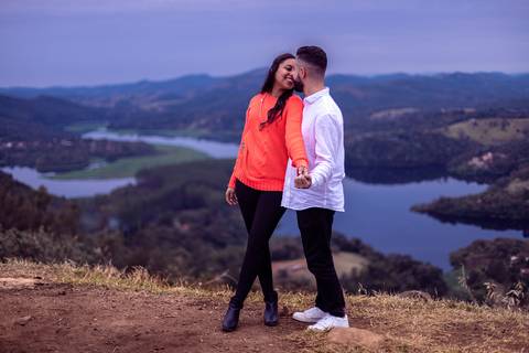 As melhores ideias e inspirações criativas de fotos para ensaio pré wedding no Morro do Capuava  - SP'