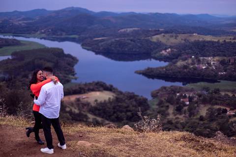 As melhores ideias e inspirações criativas de fotos para ensaio pré wedding no Morro do Capuava  - SP'