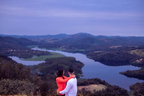As melhores ideias e inspirações criativas de fotos para ensaio pré wedding no Morro do Capuava  - SP'