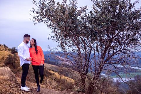 As melhores ideias e inspirações criativas de fotos para ensaio pré wedding no Morro do Capuava  - SP'