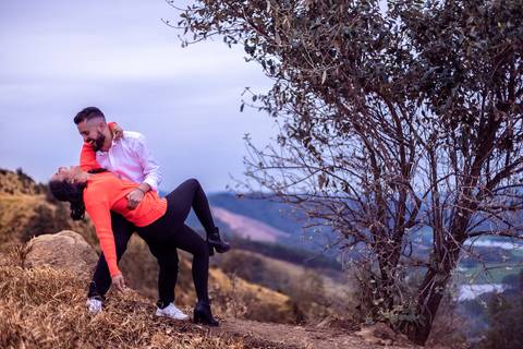 As melhores ideias e inspirações criativas de fotos para ensaio pré wedding no Morro do Capuava  - SP'