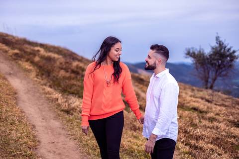 As melhores ideias e inspirações criativas de fotos para ensaio pré wedding no Morro do Capuava  - SP'