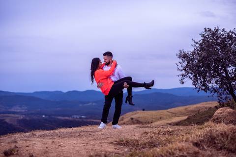 As melhores ideias e inspirações criativas de fotos para ensaio pré wedding no Morro do Capuava  - SP'