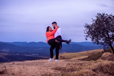 As melhores ideias e inspirações criativas de fotos para ensaio pré wedding no Morro do Capuava  - SP'
