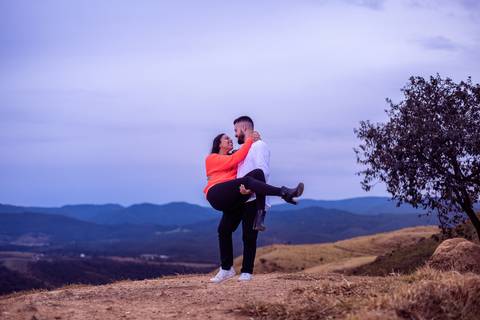 As melhores ideias e inspirações criativas de fotos para ensaio pré wedding no Morro do Capuava  - SP'