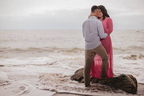 As melhores ideias e inspirações criativas de fotos para ensaio pré wedding na Praia do Éden - SP'