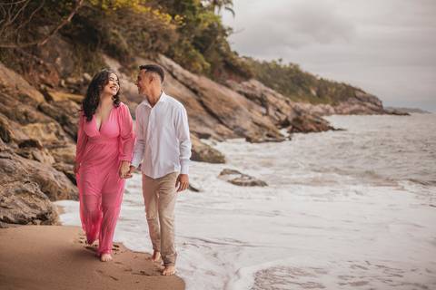 As melhores ideias e inspirações criativas de fotos para ensaio pré wedding na Praia do Éden - SP'