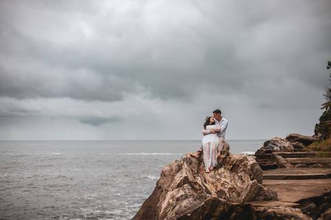 As melhores ideias e inspirações criativas de fotos para ensaio pré wedding na Praia do Éden - SP'