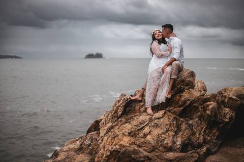 As melhores ideias e inspirações criativas de fotos para ensaio pré wedding na Praia do Éden - SP'