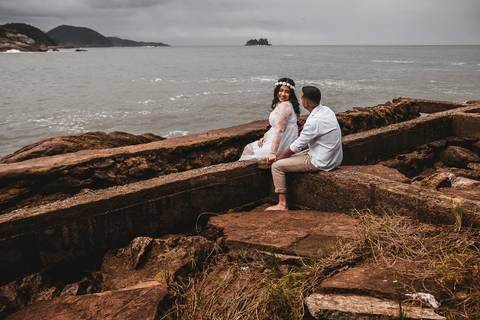 As melhores ideias e inspirações criativas de fotos para ensaio pré wedding na Praia do Éden - SP'