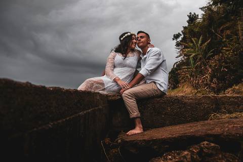 As melhores ideias e inspirações criativas de fotos para ensaio pré wedding na Praia do Éden - SP'