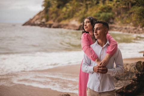 As melhores ideias e inspirações criativas de fotos para ensaio pré wedding na Praia do Éden - SP'