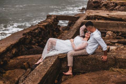 As melhores ideias e inspirações criativas de fotos para ensaio pré wedding na Praia do Éden - SP'