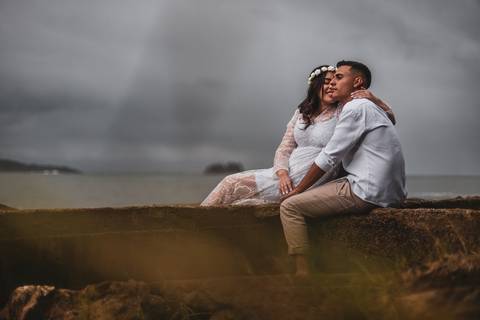 As melhores ideias e inspirações criativas de fotos para ensaio pré wedding na Praia do Éden - SP'