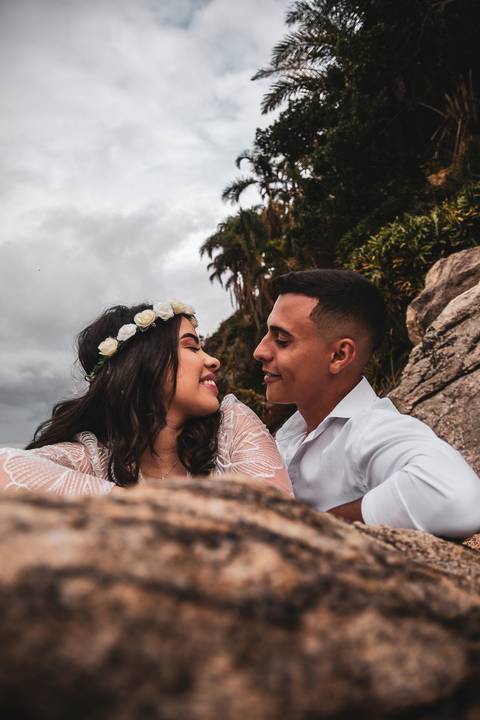 As melhores ideias e inspirações criativas de fotos para ensaio pré wedding na Praia do Éden - SP'