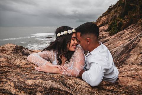 As melhores ideias e inspirações criativas de fotos para ensaio pré wedding na Praia do Éden - SP'