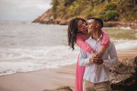 As melhores ideias e inspirações criativas de fotos para ensaio pré wedding na Praia do Éden - SP'
