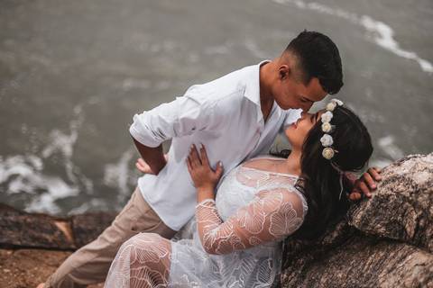 As melhores ideias e inspirações criativas de fotos para ensaio pré wedding na Praia do Éden - SP'