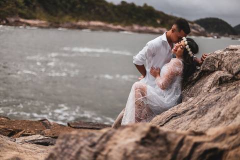As melhores ideias e inspirações criativas de fotos para ensaio pré wedding na Praia do Éden - SP'