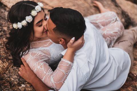 As melhores ideias e inspirações criativas de fotos para ensaio pré wedding na Praia do Éden - SP'