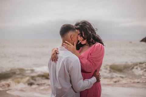As melhores ideias e inspirações criativas de fotos para ensaio pré wedding na Praia do Éden - SP'