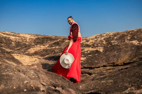 As melhores ideias e inspirações criativas de fotos para ensaio pré wedding na praia do Iporanga - SP'